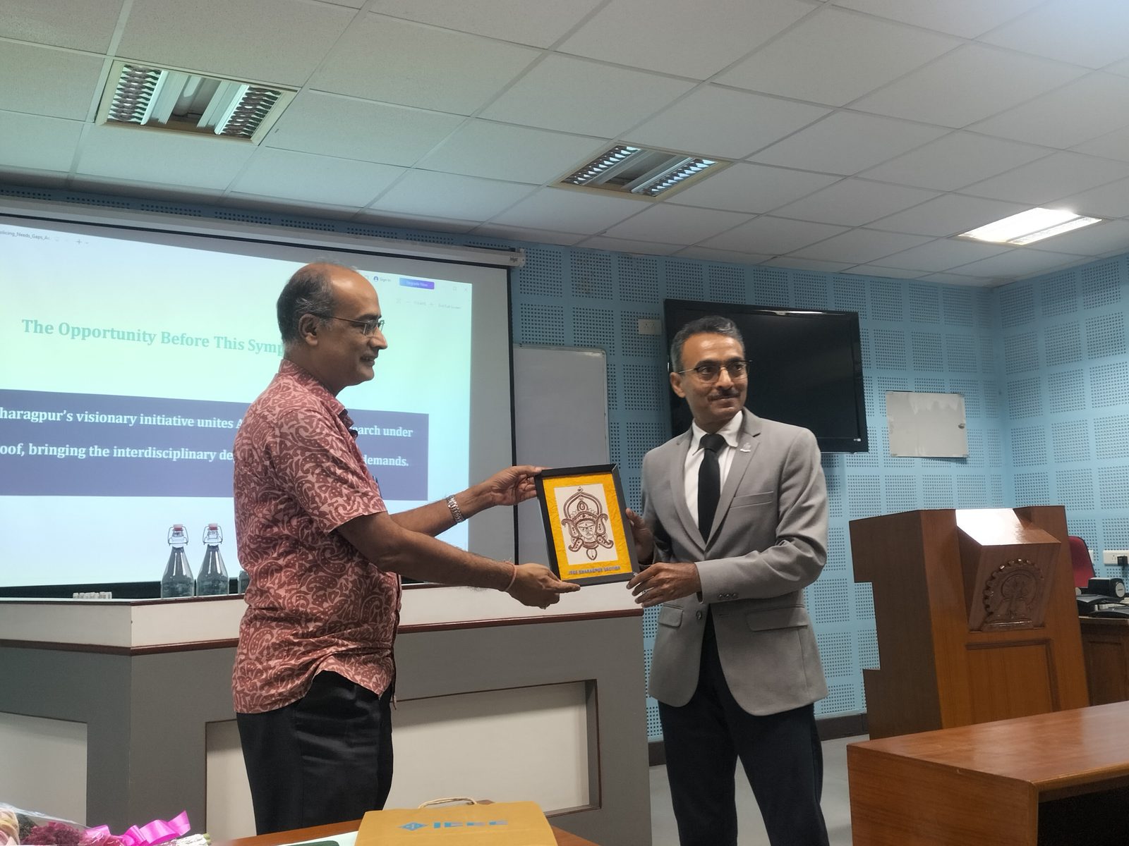 Memento presented to the speaker &bull; Shri Anil Kishore Yadav, IPS, NKN Seminar Room, ECE, IIT Kharagpur, 28 Aug 2026